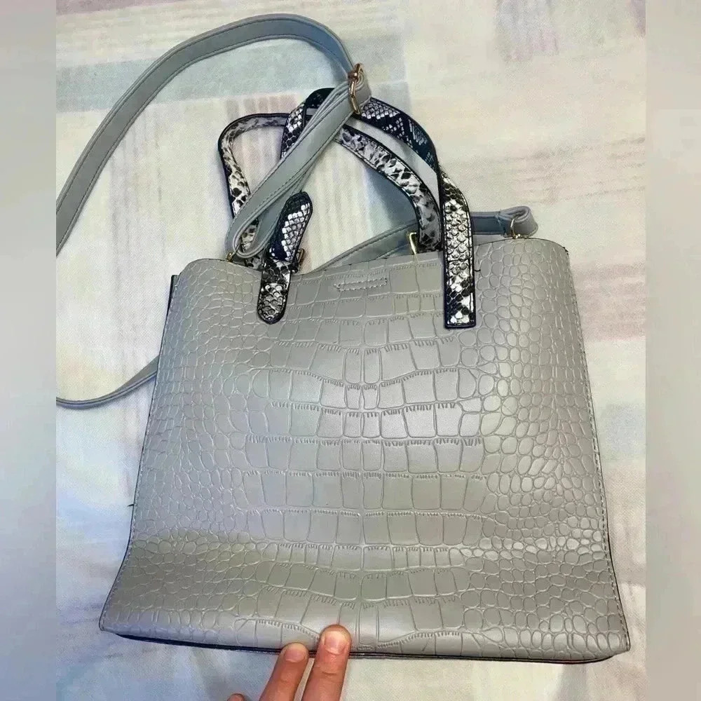 Beautiful gray color bag for everyday using. No name - Picture 5 of 8
